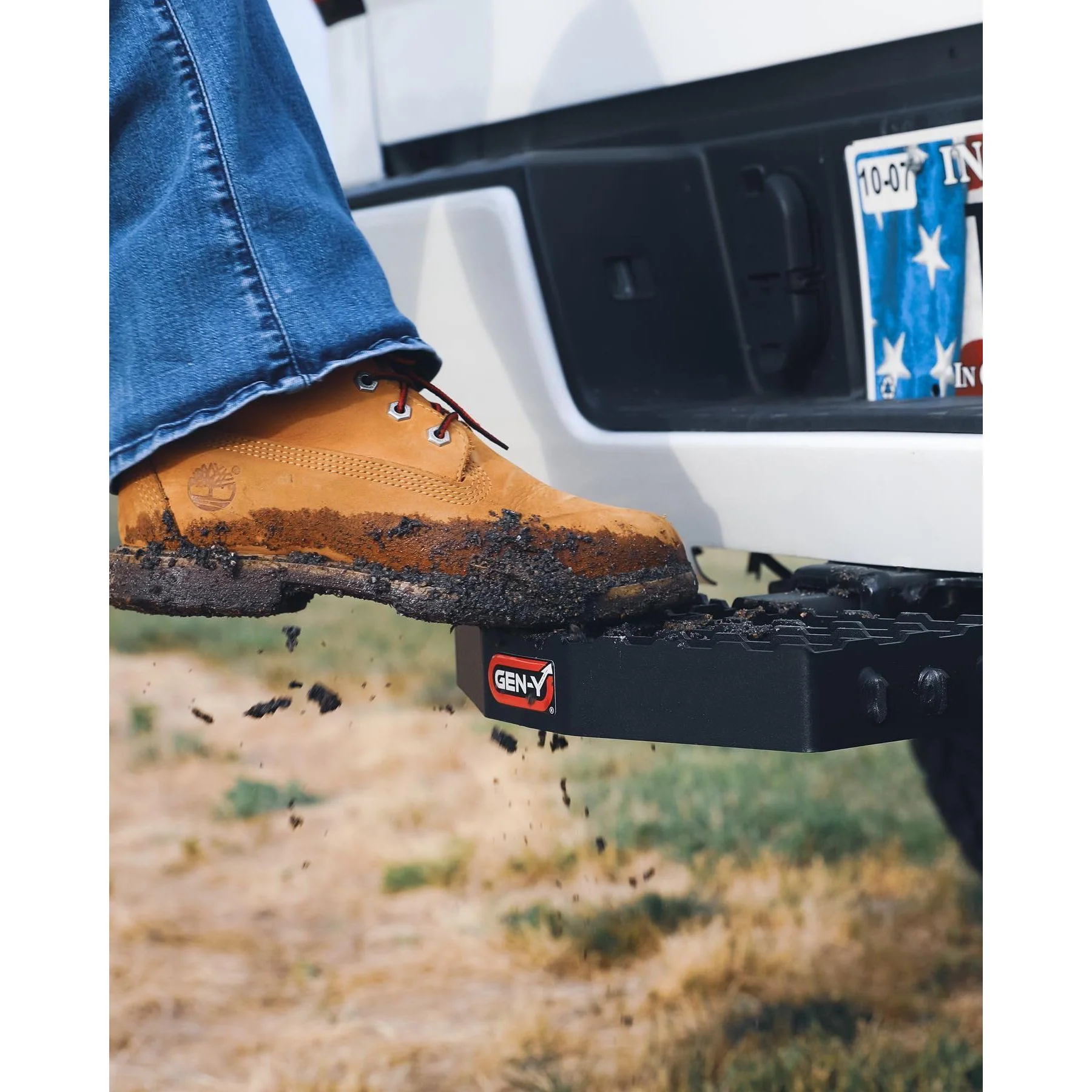 Gen-Y 2.5" Receiver Serrated Hitch Step (3/4" Pin Holes) - Image 2